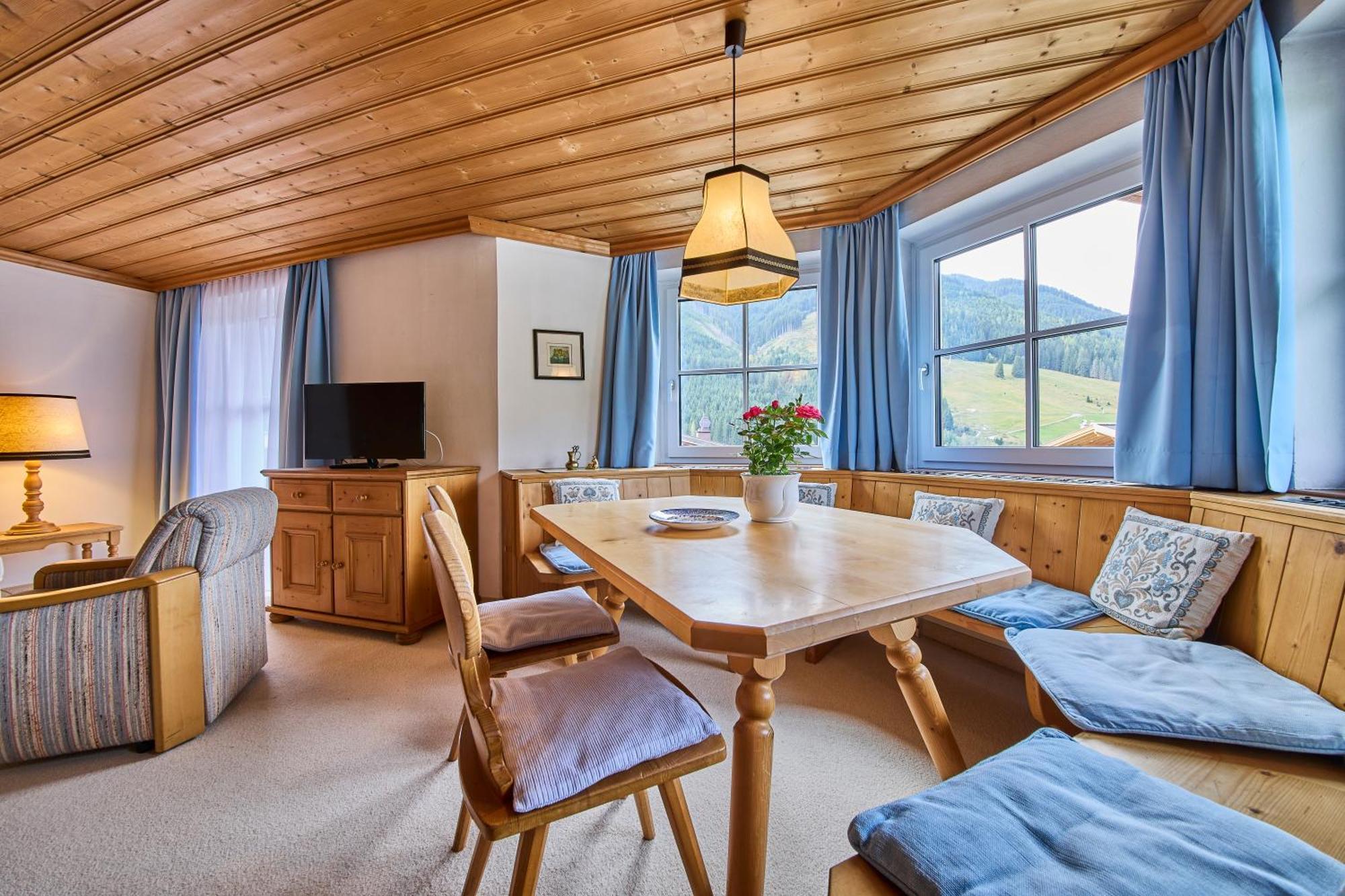 Appartements Bernhofer ザールバッハ・ヒンターグレム エクステリア 写真